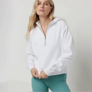 Vuori Women's White Hoodie - XL - like new